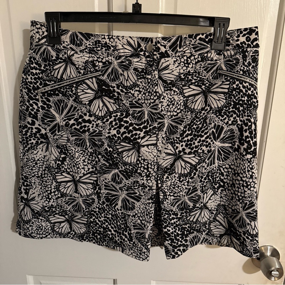 Chic’s Black & White Butterfly Print Skort